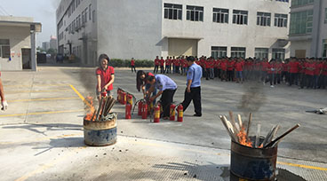 安全生產(chǎn)要防火，演習示范不可少